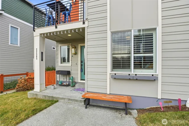 $949,950 | 22505 70th Place West, Mountlake Terrace, WA 98043