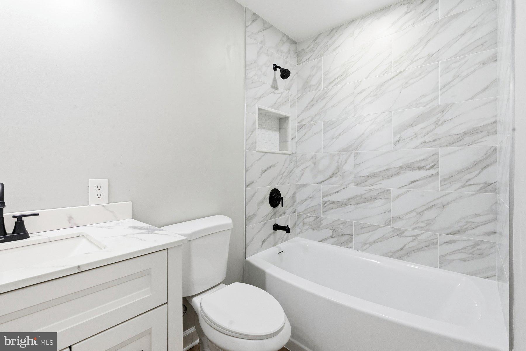 642 Andrews Road Aberdeen, MD 21001 - Photo 17 of 36 Hall Bath