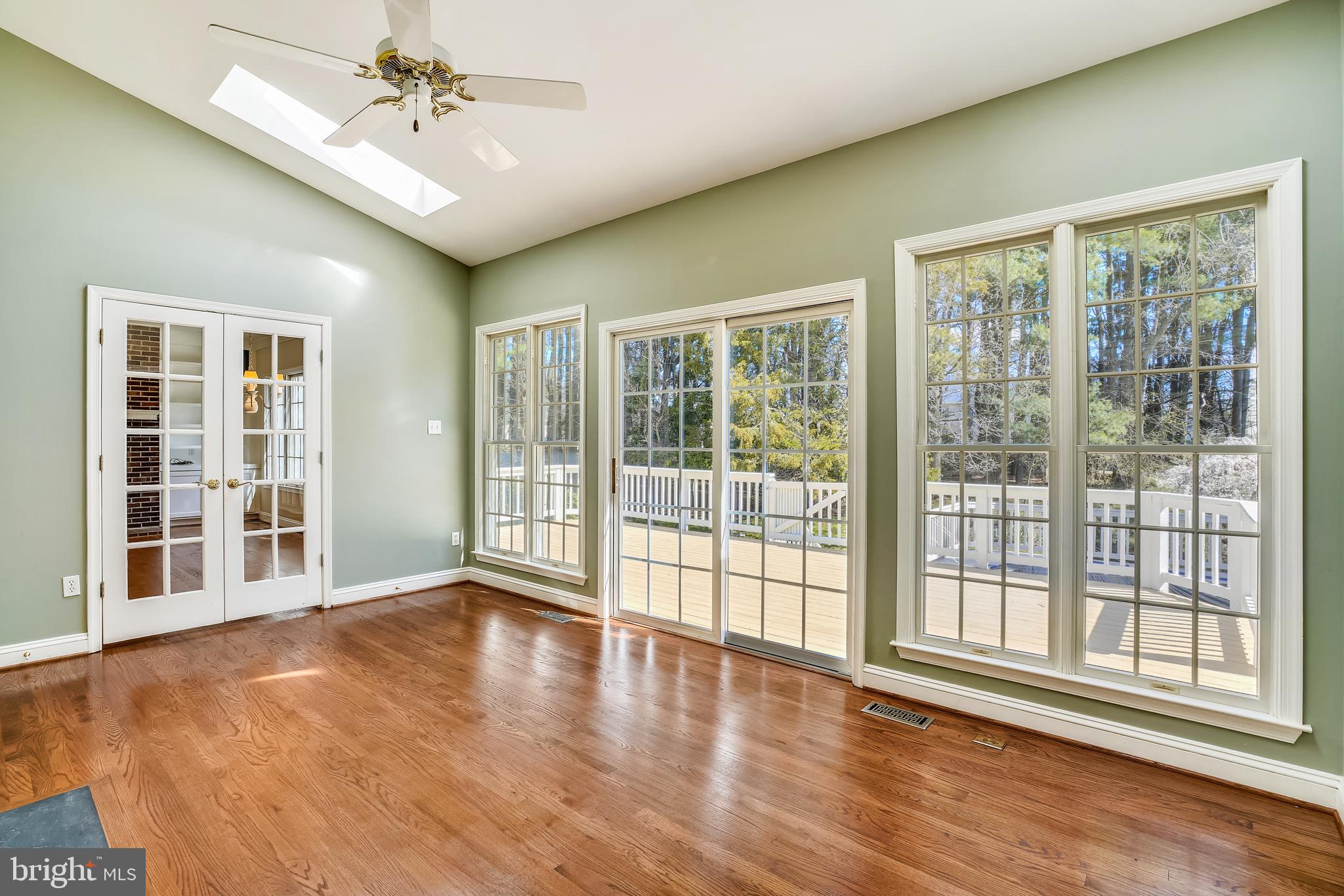 11862 Simpson Road Clarksville, MD 21029 - Photo 17 of 58 Sunroom w/ vaulted ceiling, fan & opens to Deck