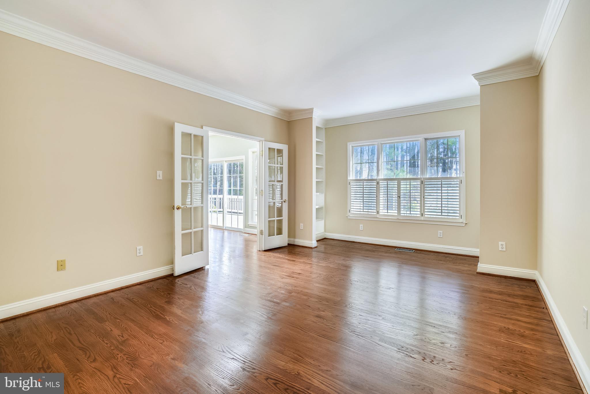 11862 Simpson Road Clarksville, MD 21029 - Photo 21 of 58 Primary Bedroom, custom shutters, hardwoods