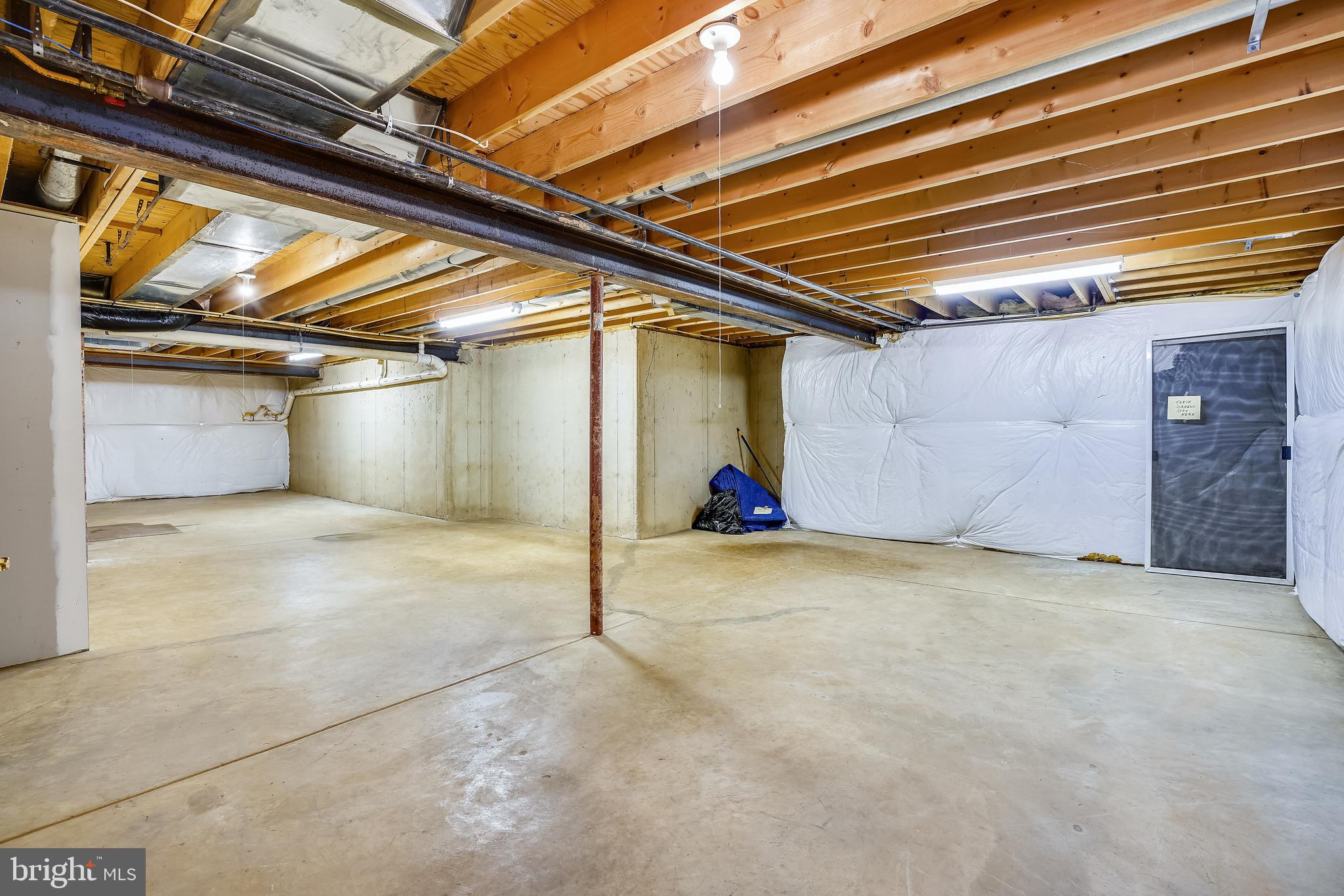 11862 Simpson Road Clarksville, MD 21029 - Photo 39 of 58 Huge storage room!