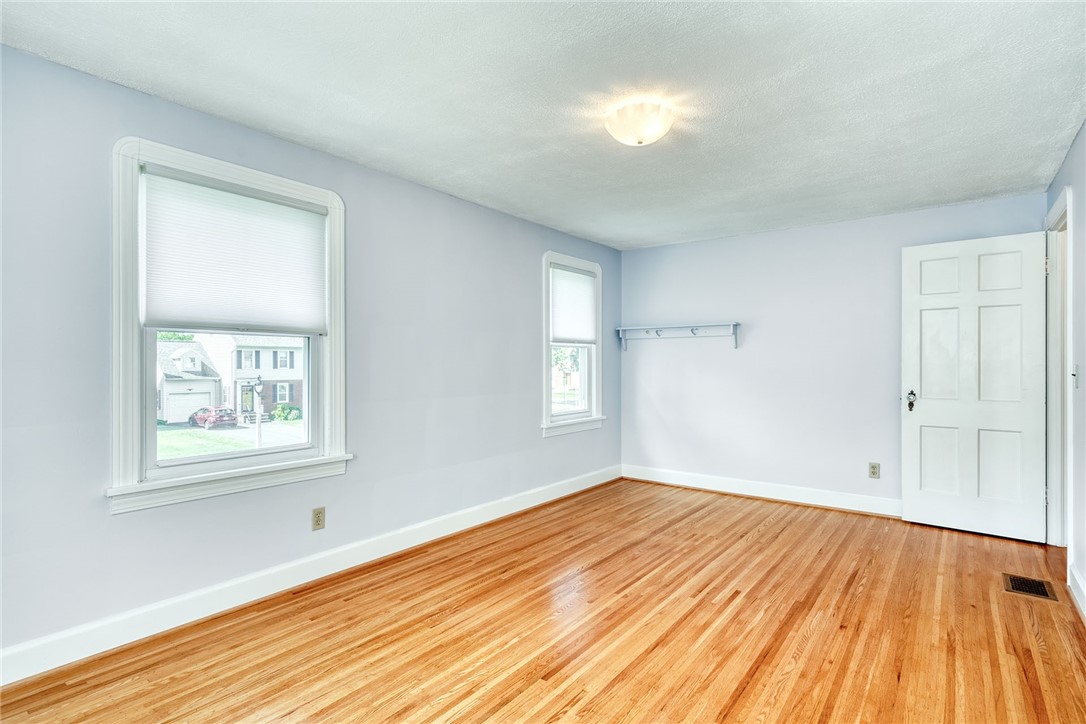136 Hoover Road Irondequoit, NY 14617 - Photo 35 of 50