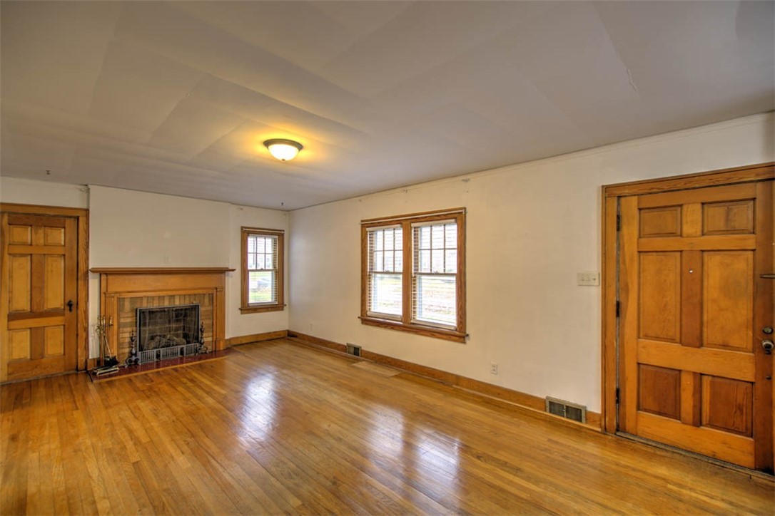 241 East Pierson Avenue Decatur, IL 62526 - Photo 7 of 26