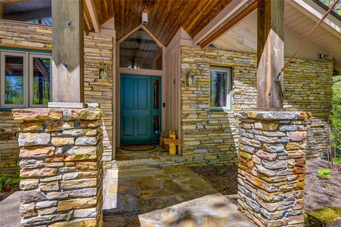 172 View Road Sapphire, NC 28774 - Photo 7 of 58 Gallery Image 7