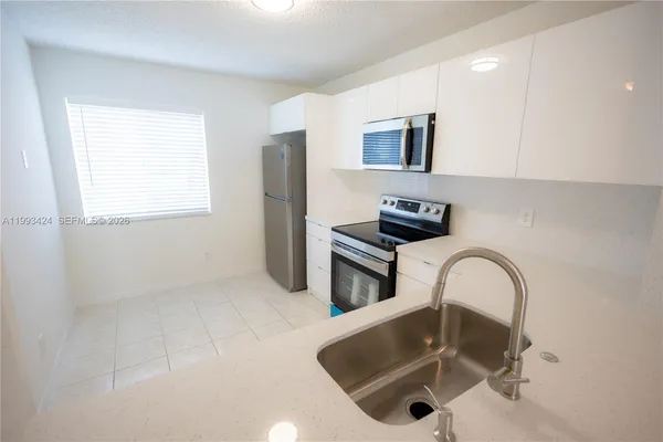 $2,949 | 719 Northwest 208th Way, Unit 719, Pembroke Pines, FL 33029