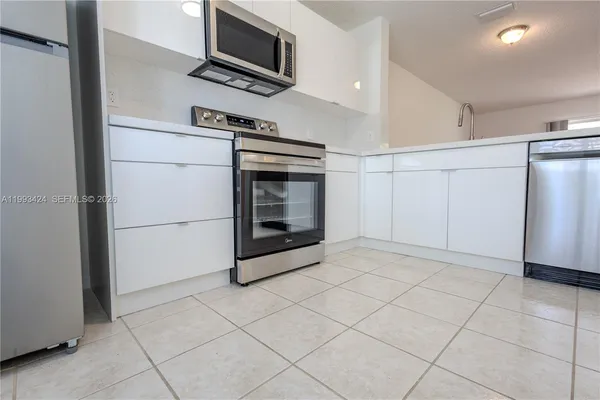 $2,949 | 719 Northwest 208th Way, Unit 719, Pembroke Pines, FL 33029