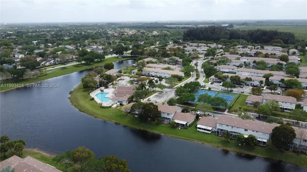 $2,949 | 719 Northwest 208th Way, Unit 719, Pembroke Pines, FL 33029