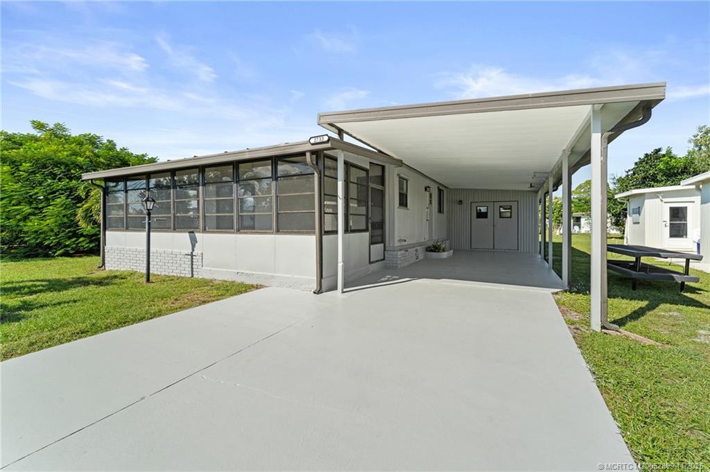 2733 Southwest Thunderbird Trail Stuart, FL 34997 - Photo 2 of 36