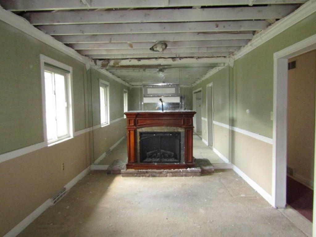 347 Hulton Road Verona, PA 15147 - Photo 28 of 37 Gallery Image 28