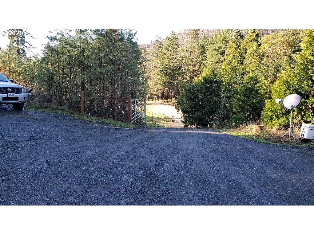 1655 Lone Rock Road Glide, OR 97443 - Photo 4 of 9 Gallery Image 4