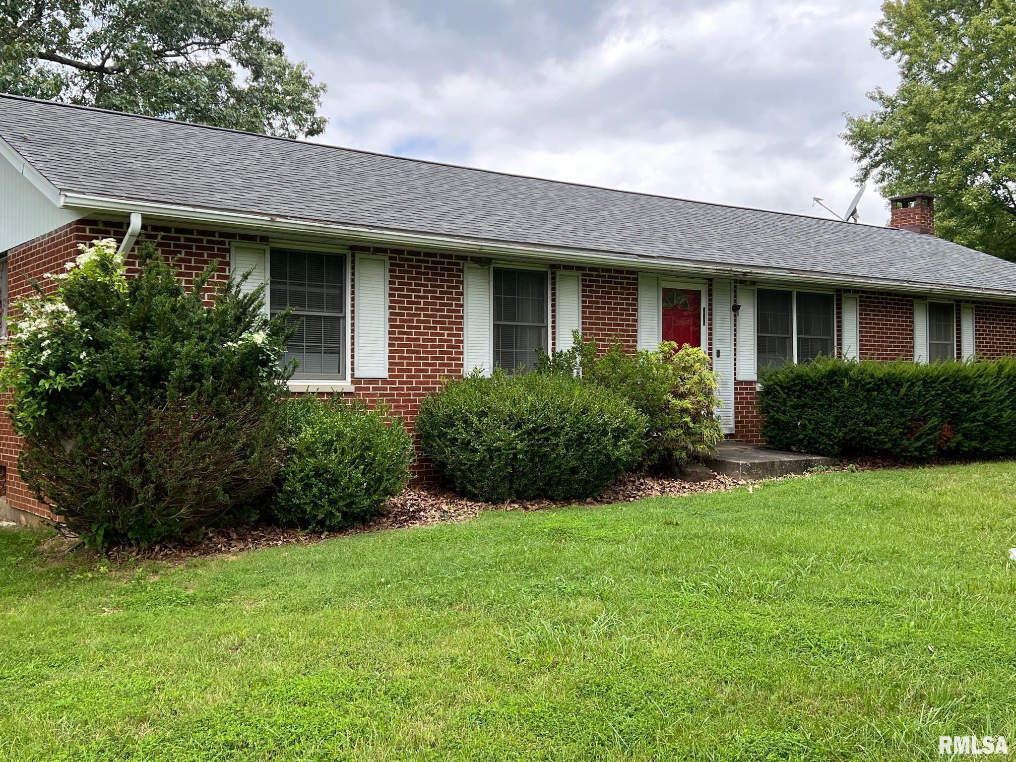 236 Carbon Lake Road Murphysboro, IL 62966 - Photo 2 of 24 Gallery Image 2