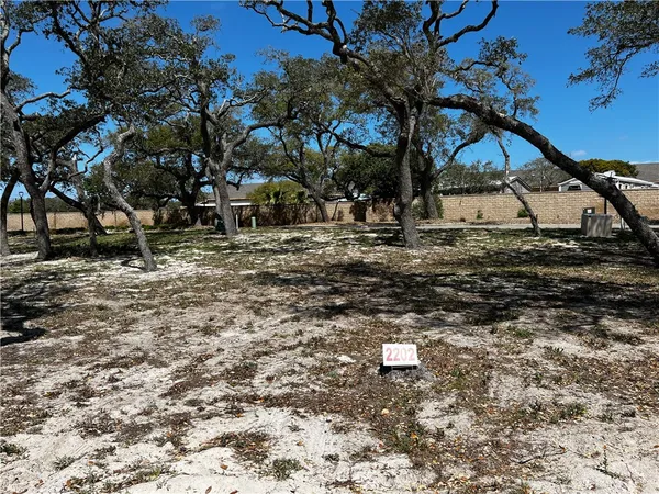 $74,925 | 2202 Royal Oaks, Fulton, TX 78358