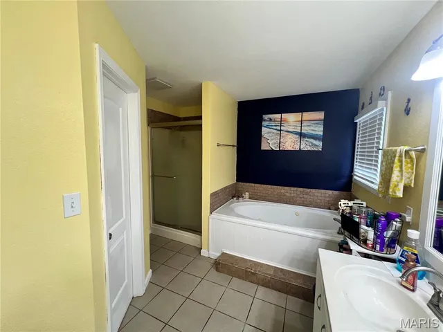 $399,900 | 245 Summers Trace, Belleville, IL 62220