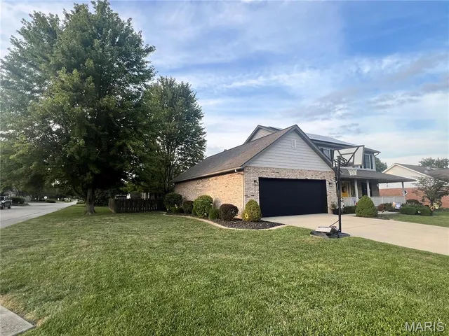 $399,900 | 245 Summers Trace, Belleville, IL 62220