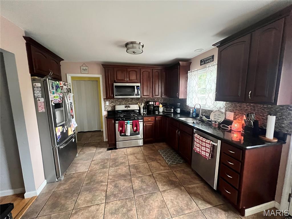 245 Summers Trace Belleville, IL 62220 - Photo 6 of 43