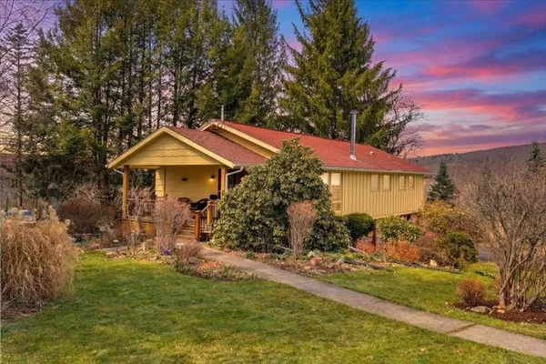 $240,000 | 4 Orchard Avenue, Owego, NY 13827