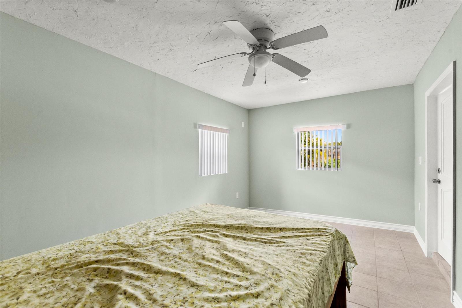 433 East Weatherbee Road Fort Pierce, FL 34982 - Photo 11 of 22 11-purecolor vn - IMG_0675