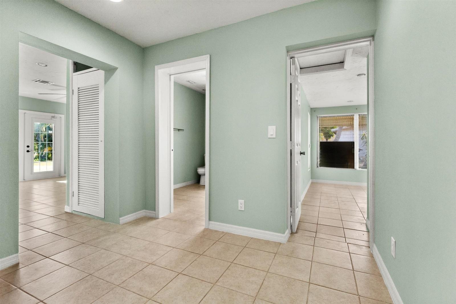 433 East Weatherbee Road Fort Pierce, FL 34982 - Photo 17 of 22 17-purecolor vn - IMG_0716