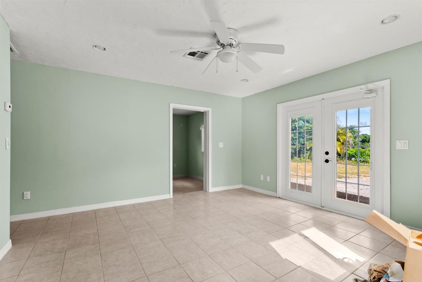 433 East Weatherbee Road Fort Pierce, FL 34982 - Photo 19 of 22 19-purecolor vn - IMG_0730