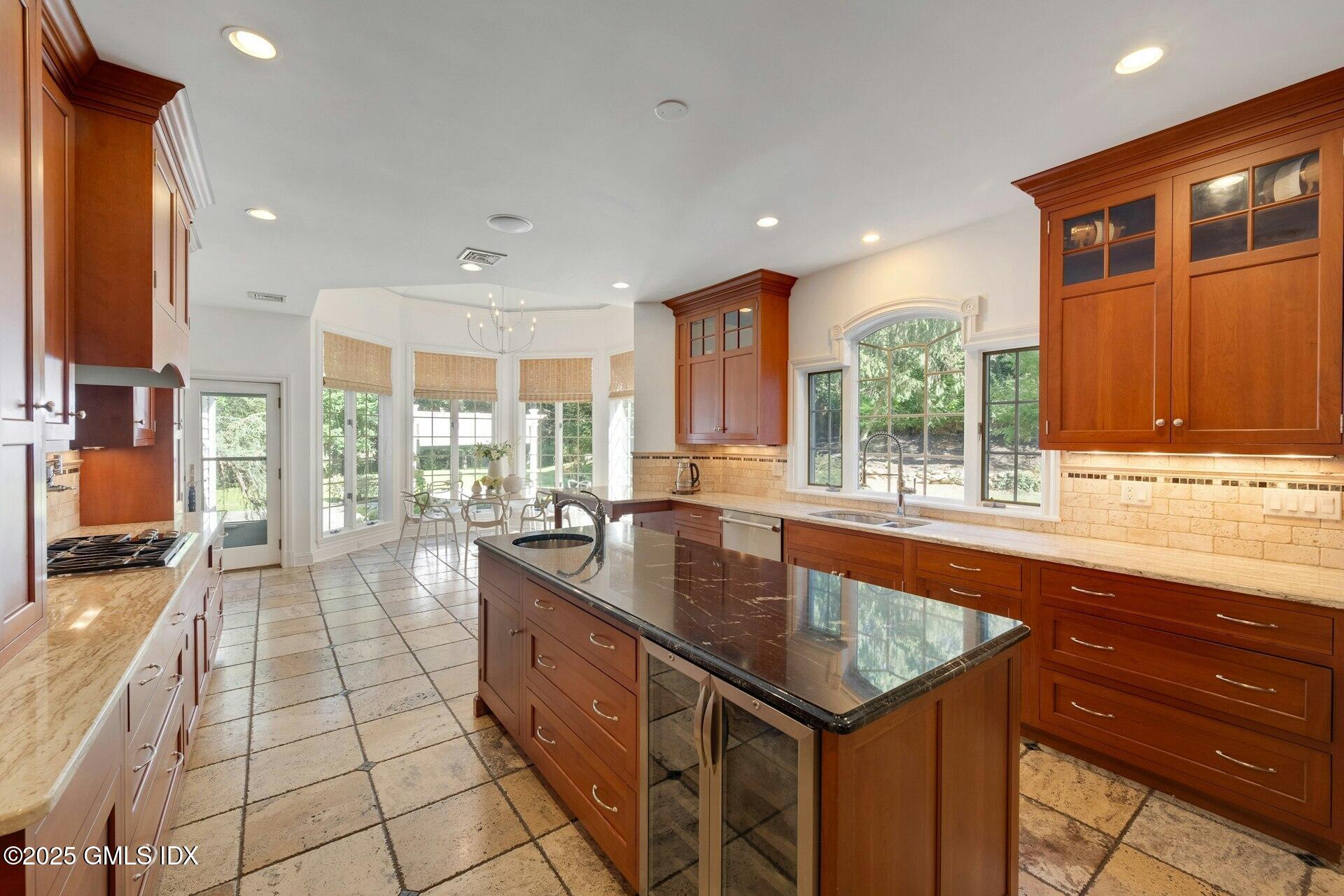 39 Running Brook Lane New Canaan, CT 06840 - Photo 4 of 40 9A