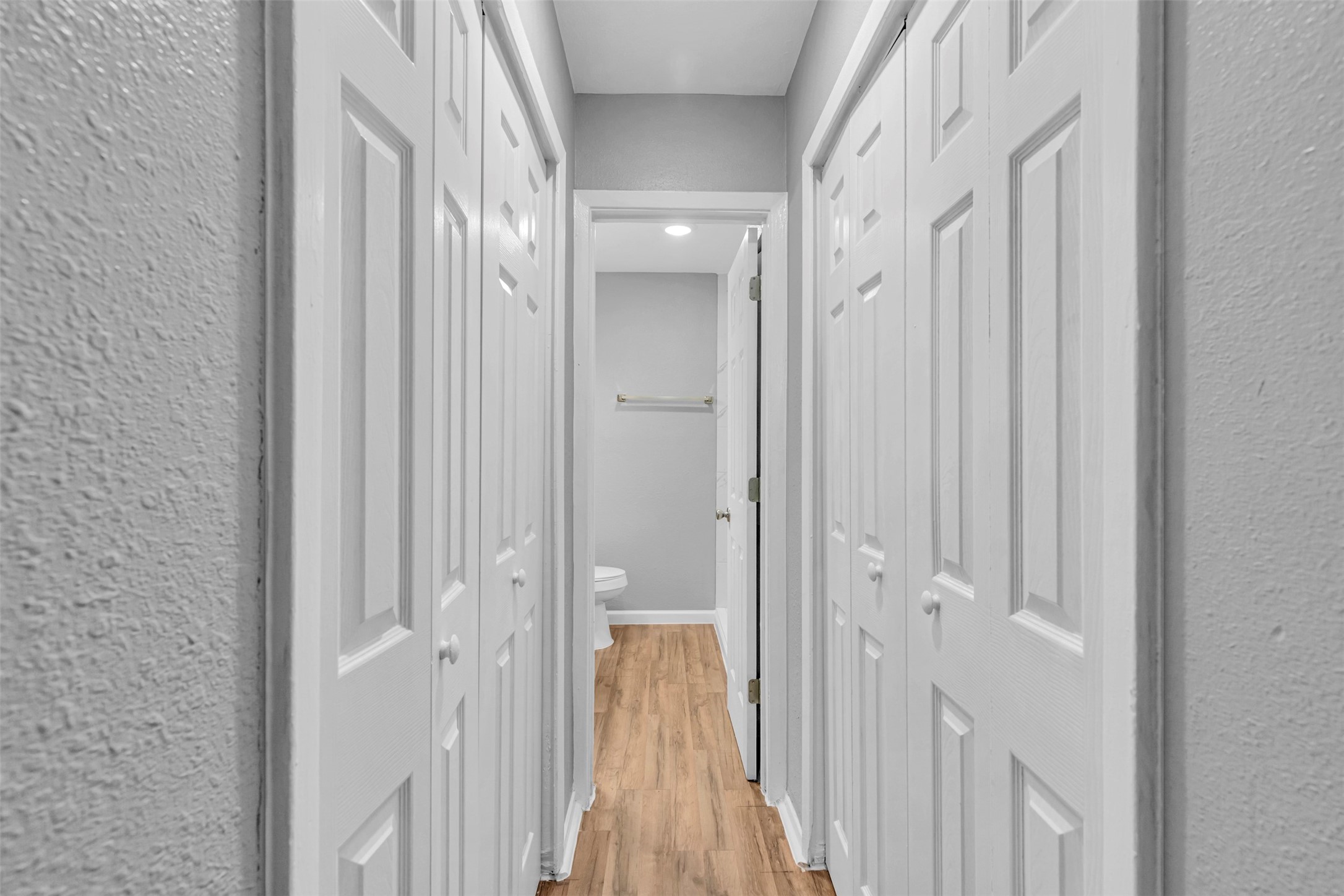 1840 Richmond Avenue, Unit 15 Houston, TX 77098 - Photo 12 of 14 a view of a bathroom from the hallway