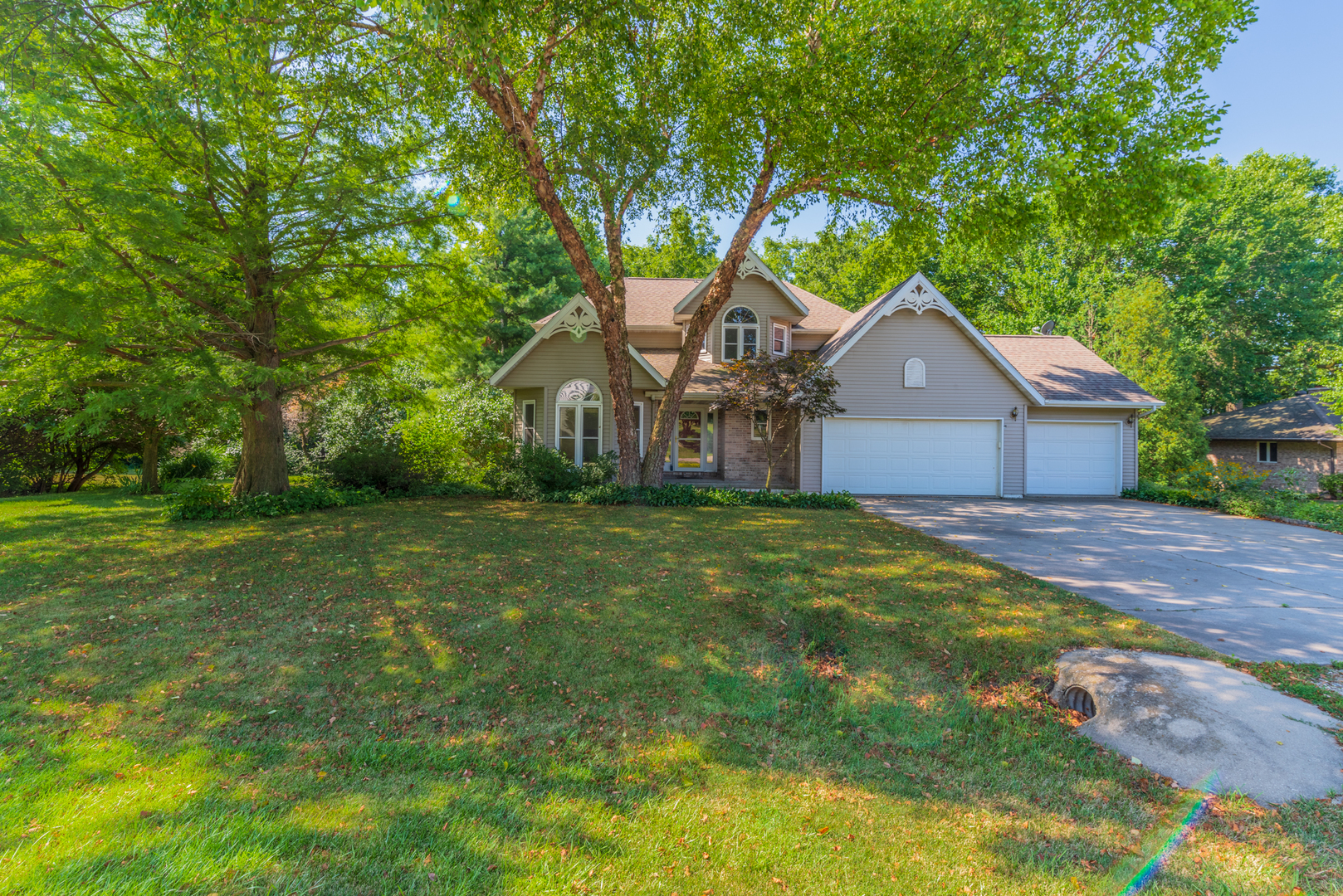 2706 Scogin Creek Road Bloomington, IL 61705 - Photo 2 of 50 Gallery Image 2