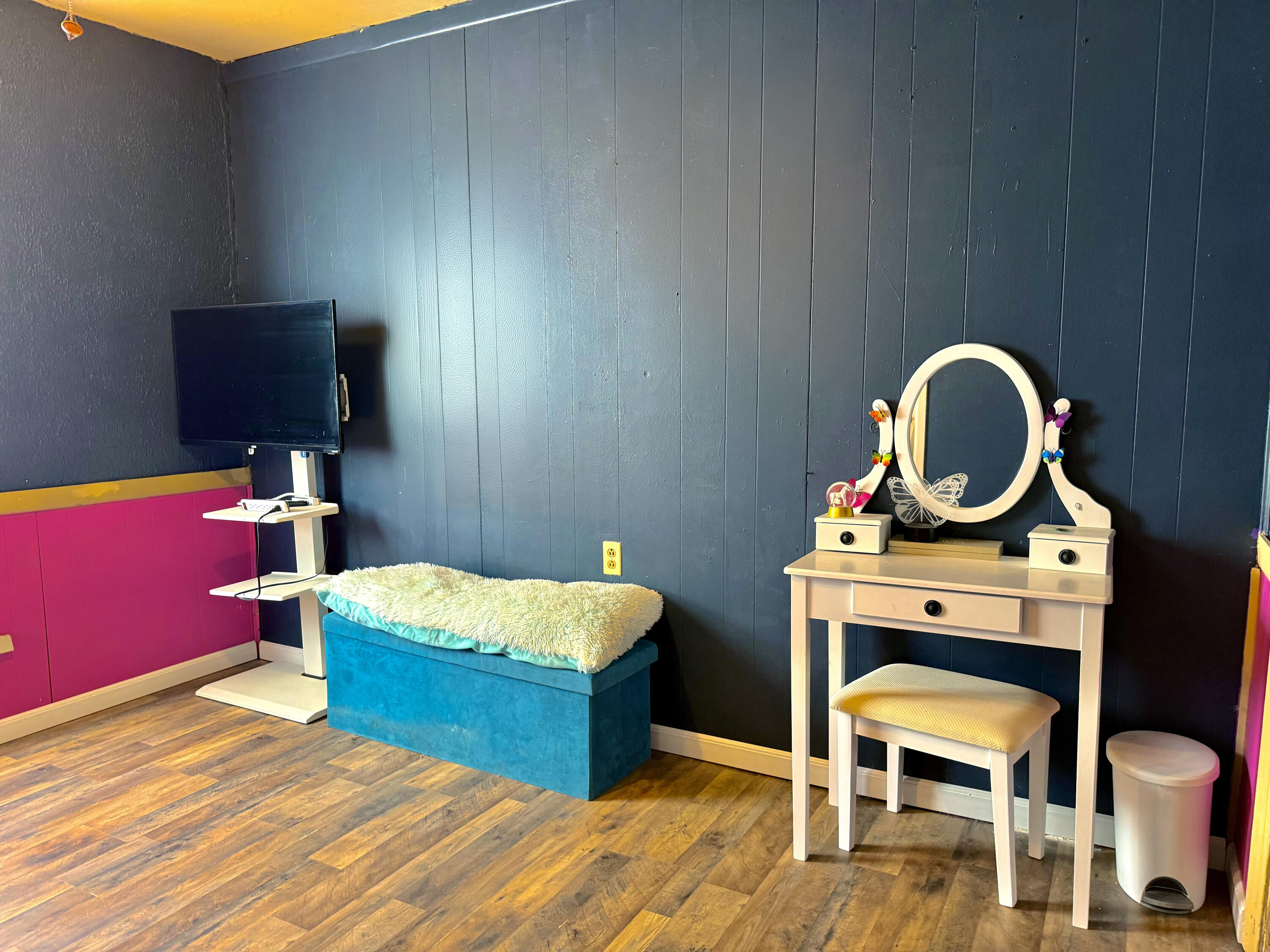 114 North Ave O Post, TX 79356 - Photo 22 of 39 a bed room with a bed and a chair