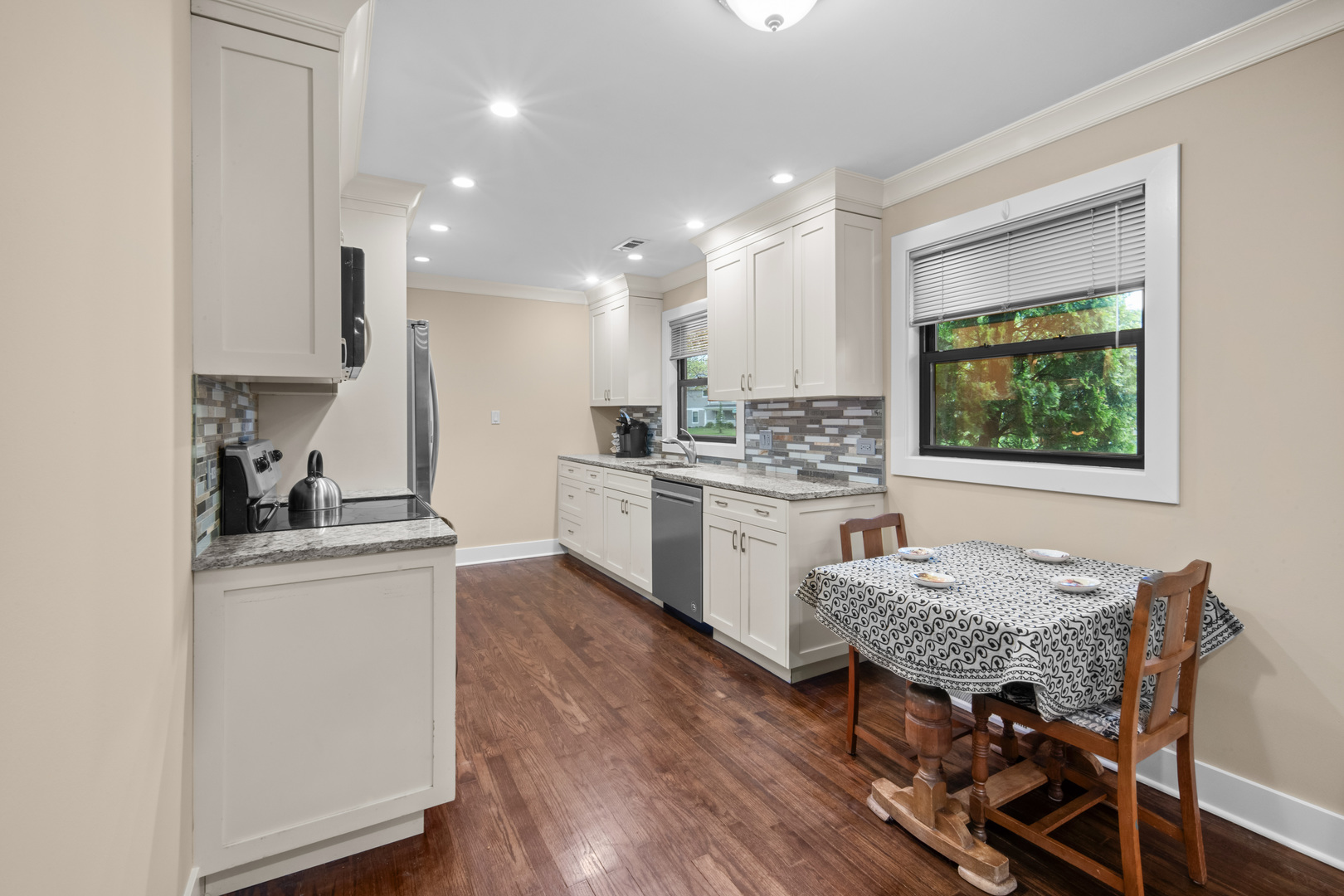 1000 Meadow Road Northbrook, IL 60062 - Photo 6 of 20