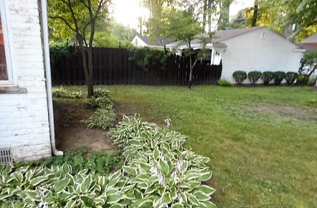 1840 Broadstone Road Grosse Pointe, MI 48236 - Photo 6 of 30 31301186-5.JPG