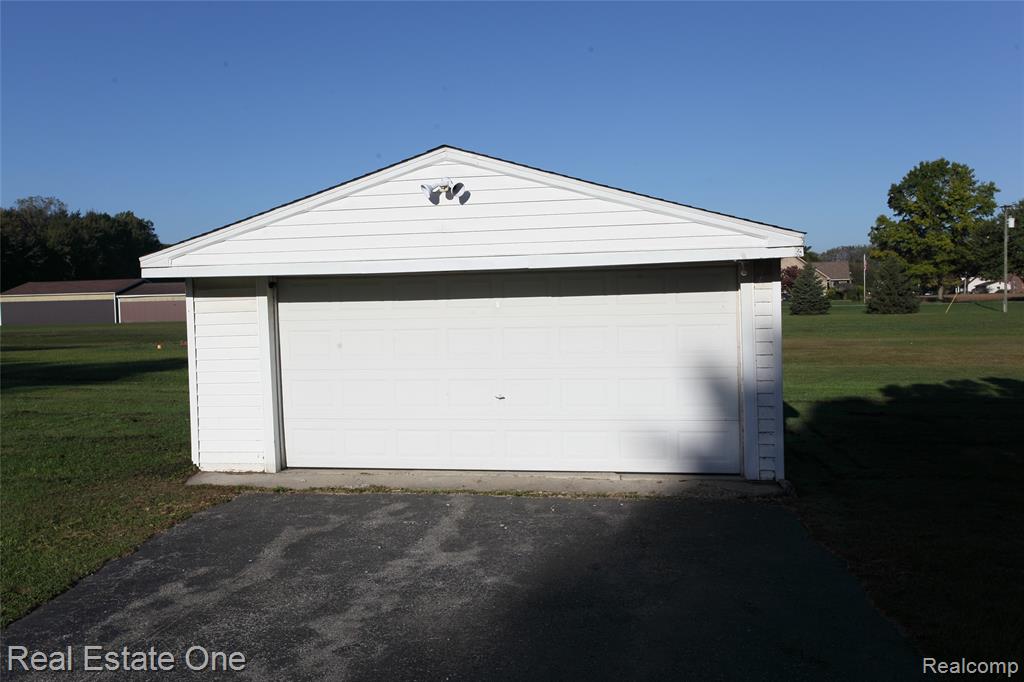 1969 Lasalle Road Monroe, MI 48162 - Photo 5 of 31 Gallery Image 5