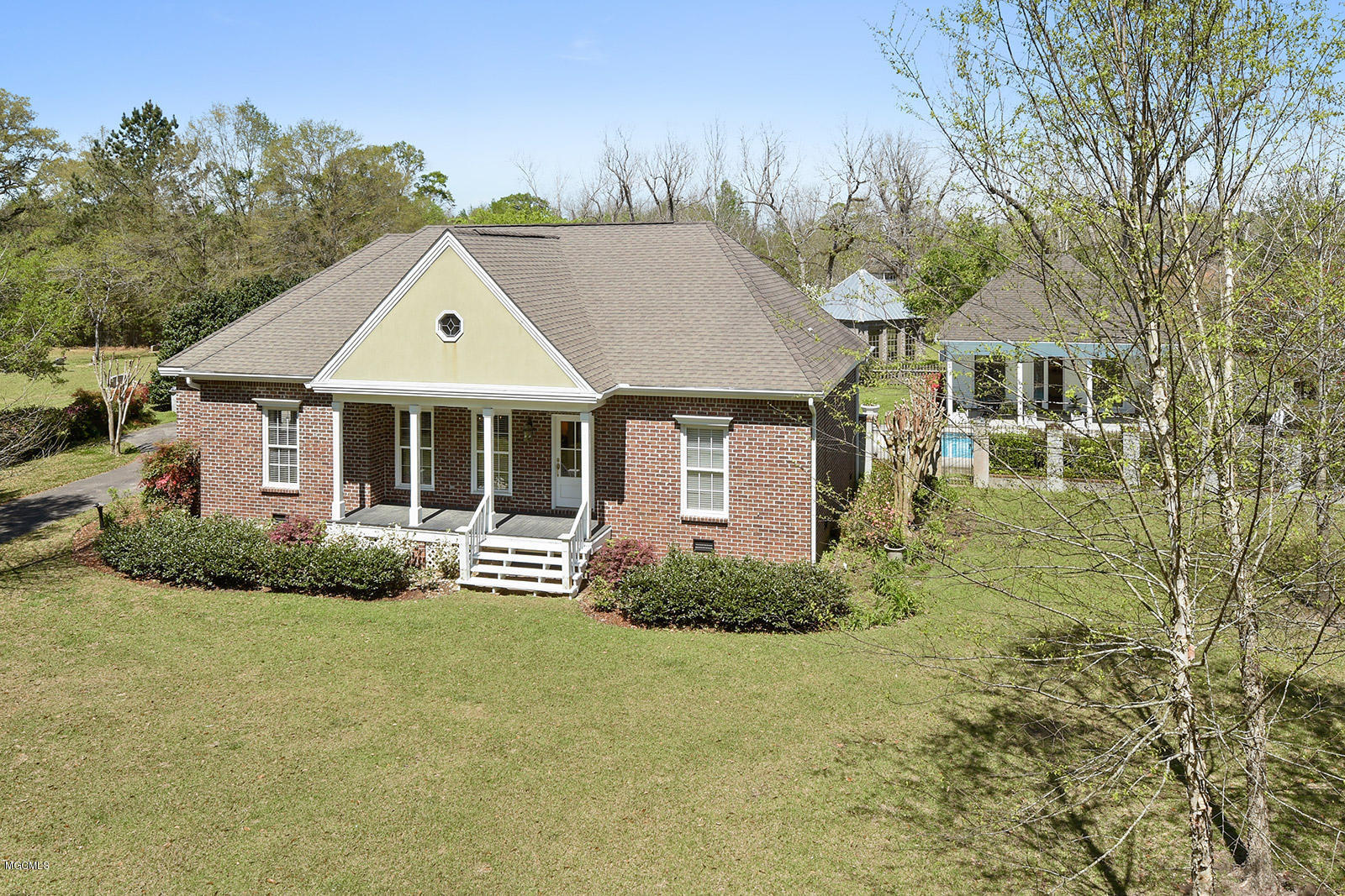 111 Williamsburg Road Picayune, MS 39466 - Photo 1 of 32 003_1600x1067_mls_1600x1067