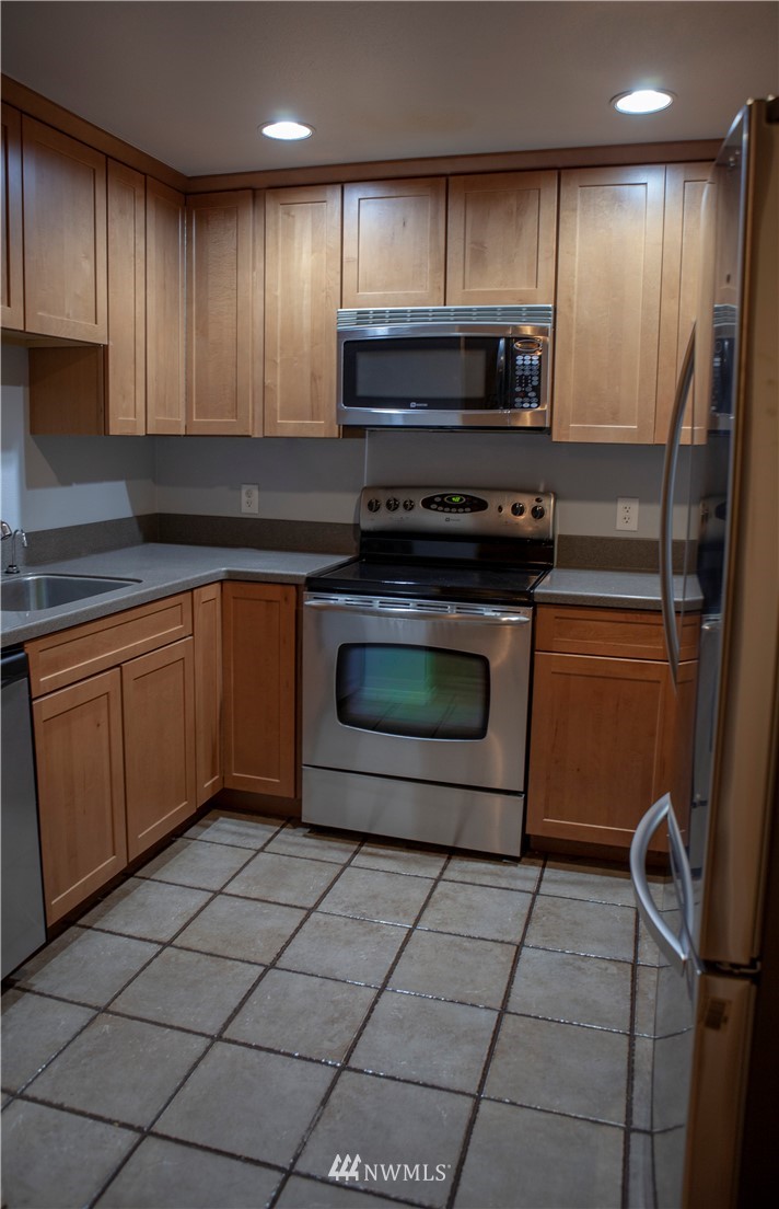 4221 Northeast 5th Street Renton, WA 98059 - Photo 2 of 19
