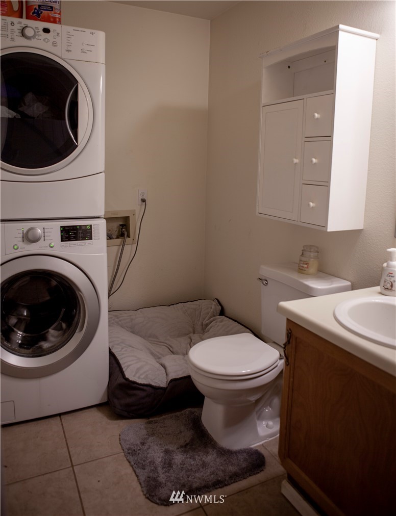 4221 Northeast 5th Street Renton, WA 98059 - Photo 16 of 19