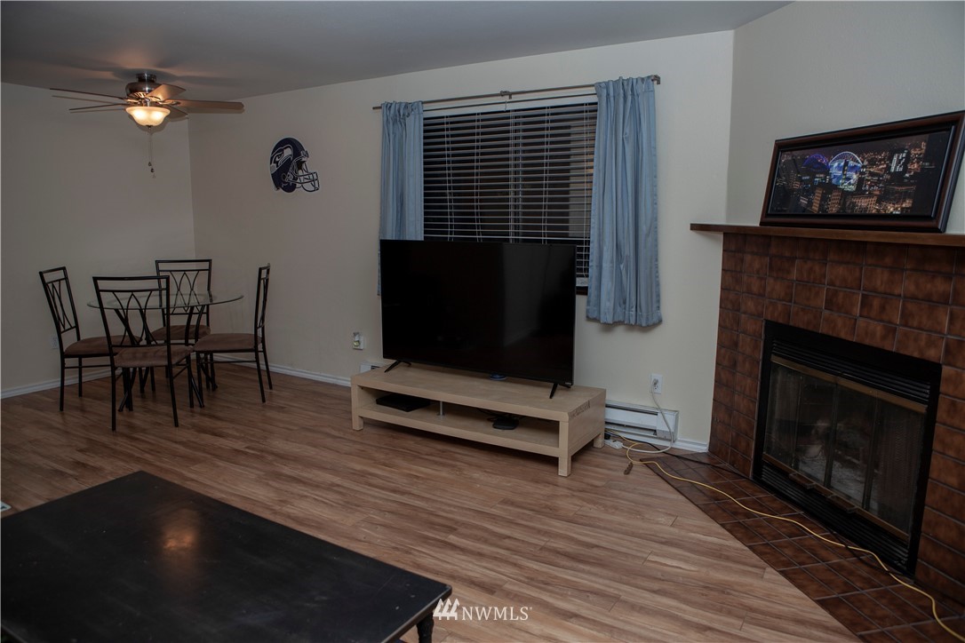 4221 Northeast 5th Street Renton, WA 98059 - Photo 7 of 19