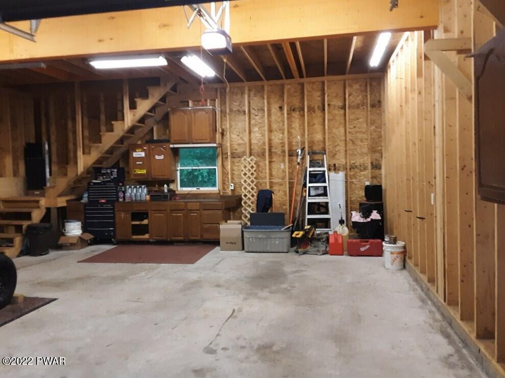 138 Meadowbrook Road Tafton, PA 18464 - Photo 23 of 28 Garage