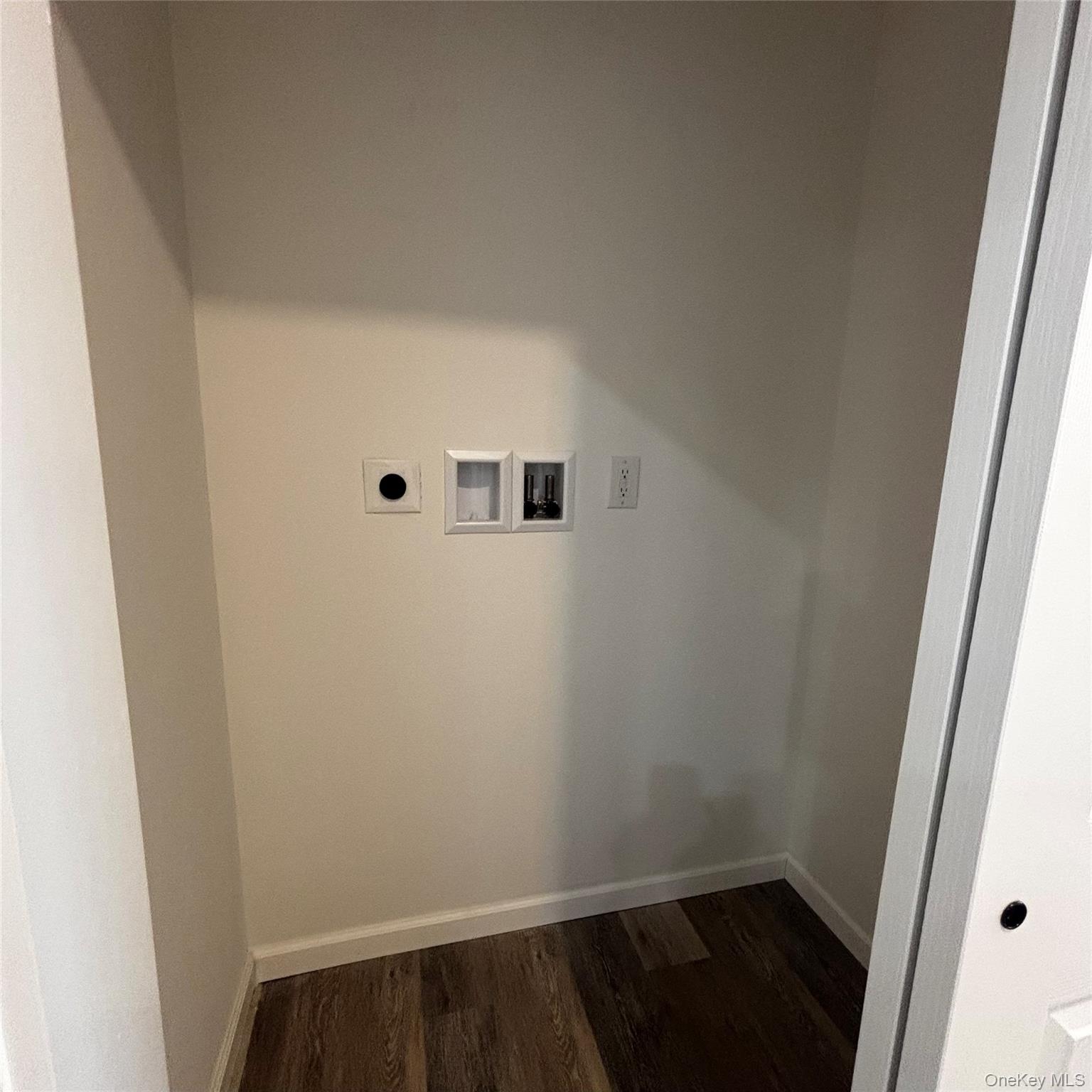 35 Pioneer Road Gardiner, NY 12525 - Photo 21 of 44 a view of utility room