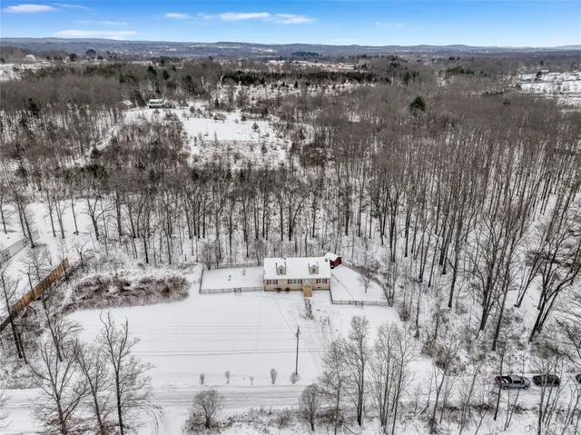 $634,500 | 35 Pioneer Road, Gardiner, NY 12525