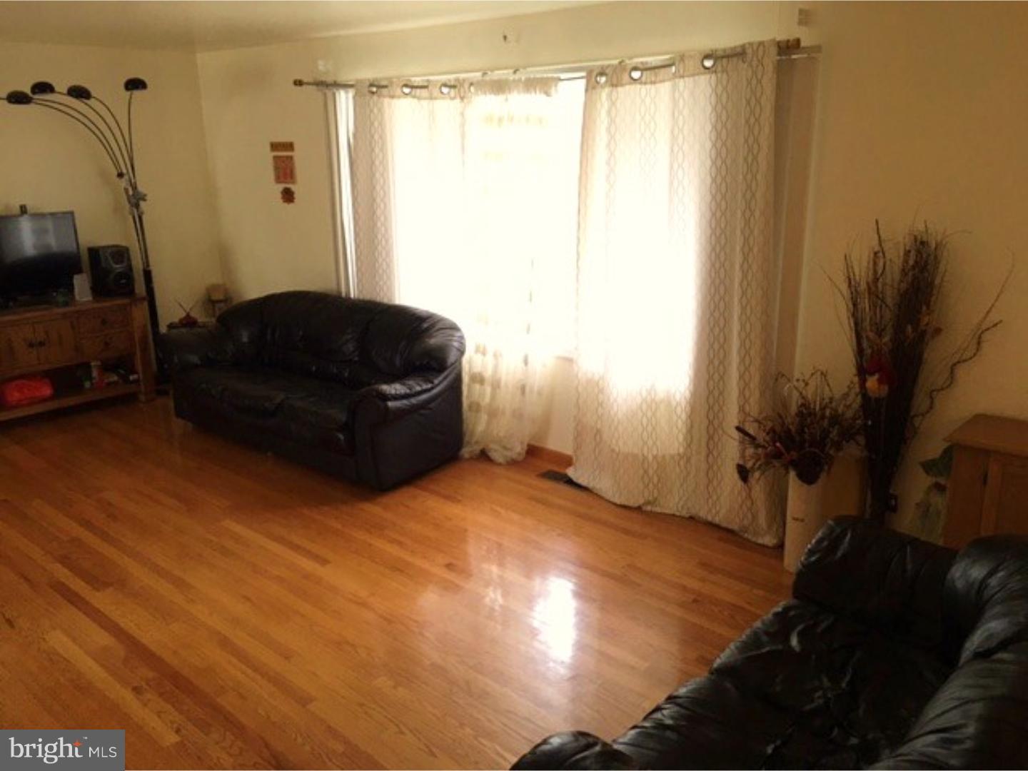 1982 King Arthur Road Philadelphia, PA 19116 - Photo 2 of 21 Gallery Image 2