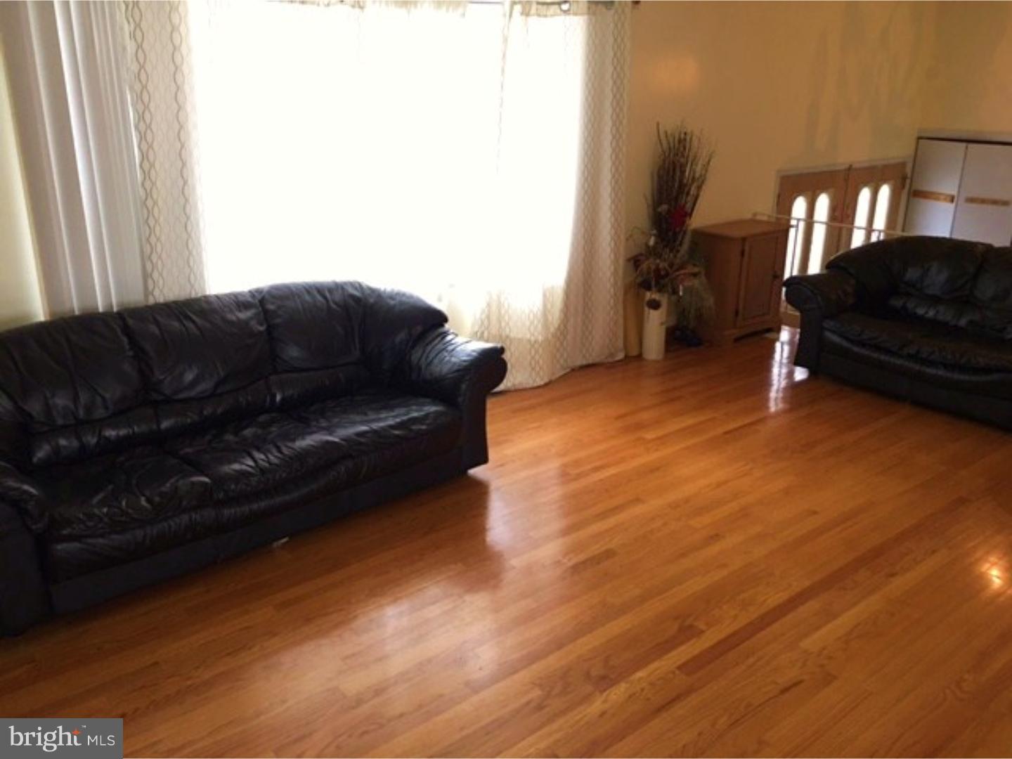 1982 King Arthur Road Philadelphia, PA 19116 - Photo 3 of 21 Gallery Image 3