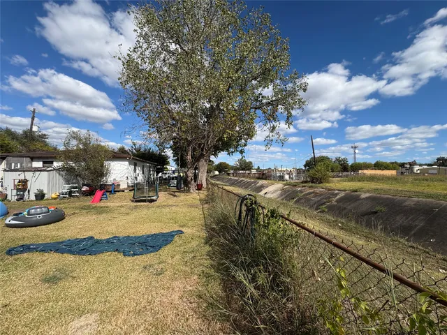 a view of outdoor space with garden view