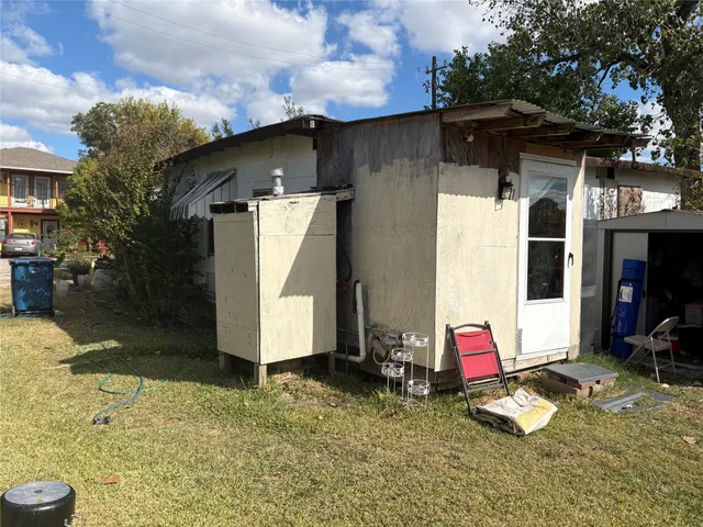 a backyard of a house