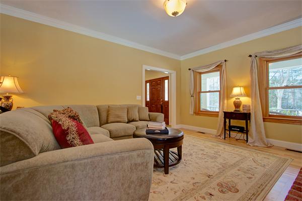 42 8 Lots Road Sutton, MA 01590 - Photo 4 of 30