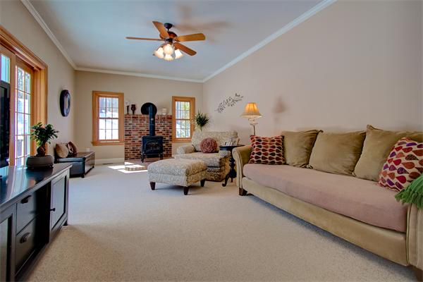 42 8 Lots Road Sutton, MA 01590 - Photo 5 of 30