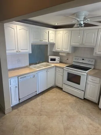 $2,500 | 1889 South Ocean Drive, Unit 412, Hallandale Beach, FL 33009