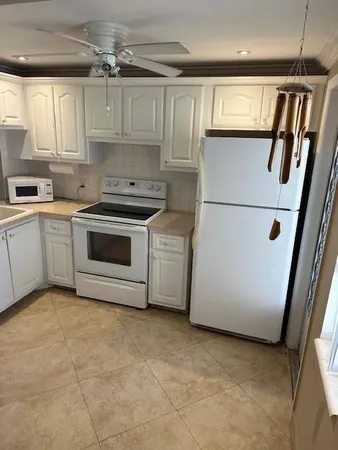 $2,500 | 1889 South Ocean Drive, Unit 412, Hallandale Beach, FL 33009