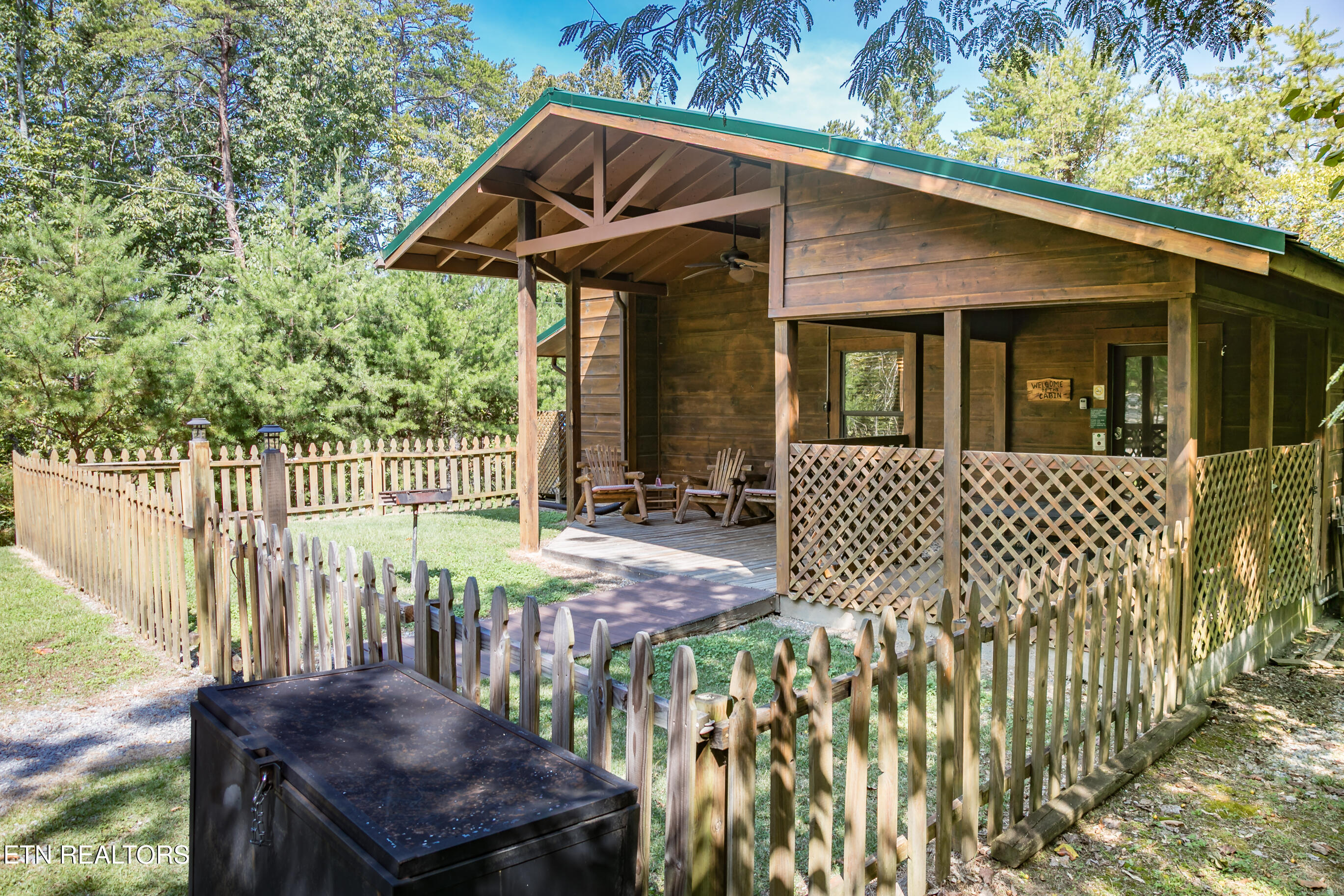 853 Lloyd Huskey Road Pigeon Forge, TN 37863 - Photo 4 of 34 2B4A7413