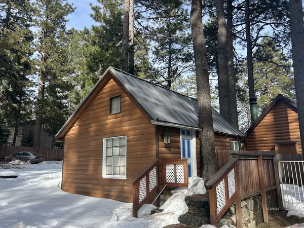 $1,200 | 25055 Marion Ridge Drive, Unit 7, Idyllwild, CA 92549