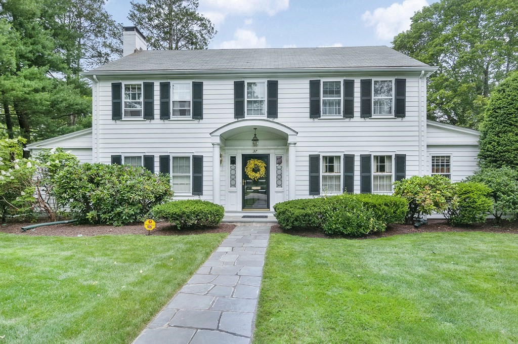 37 Foxcroft Road Winchester, MA 01890 - Photo 1 of 26 Gallery Image 1