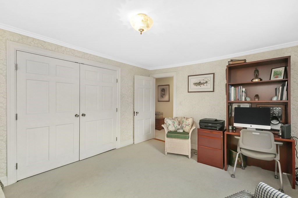 37 Foxcroft Road Winchester, MA 01890 - Photo 14 of 26 Gallery Image 14