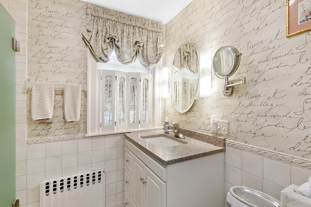 37 Foxcroft Road Winchester, MA 01890 - Photo 17 of 26 Gallery Image 17